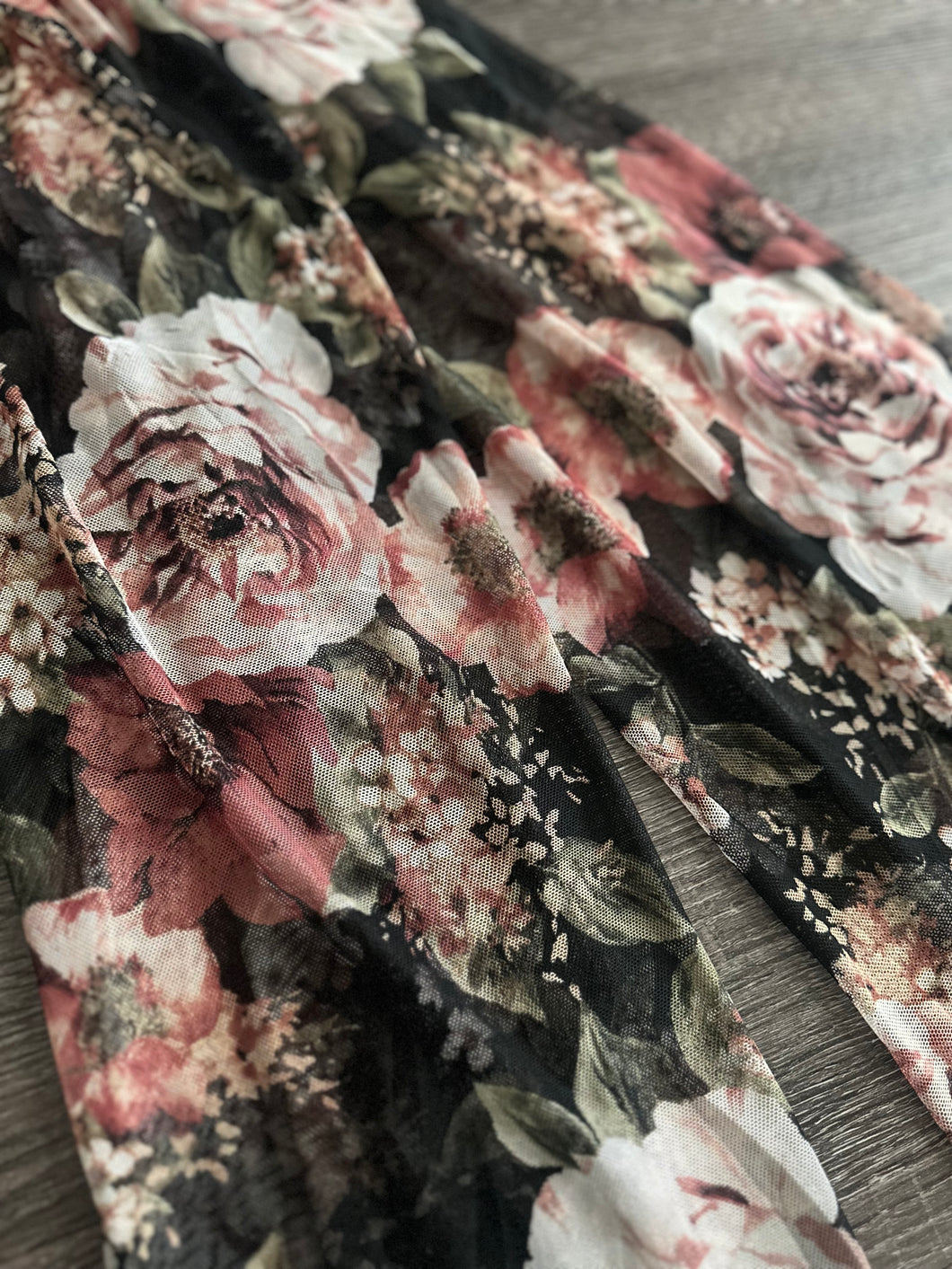 Power mesh: Black light rose floral ⭐️