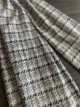 Load image into Gallery viewer, Popcorn double knit: Black ivory gold ⭐️
