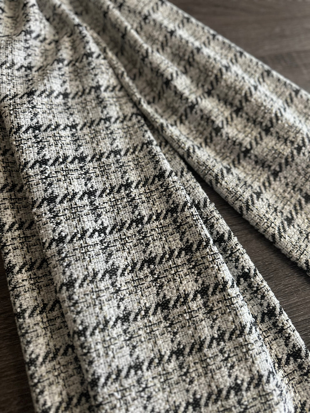 Popcorn double knit: Black ivory gold ⭐️