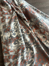 Load image into Gallery viewer, Brushed sweater knit: Gray rust ⭐️
