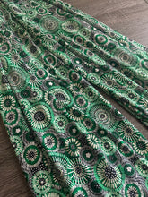Load image into Gallery viewer, Lightweight ITY: 3 YD CUT REMNANT Kelly green radiating rosette print ⭐️
