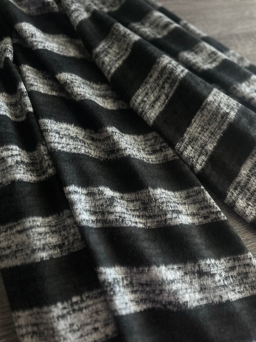 Hacci brushed sweater knit: 3.25 YD CUT REMNANT Charcoal black ⭐️
