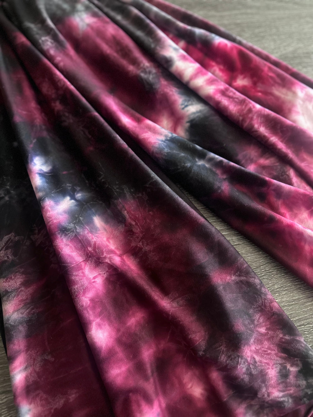 Double brushed poly: Burgundy tie-dye ⭐️