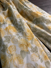 Load image into Gallery viewer, Poly linen blend: 4.75 YD CUT REMNANT White pale yellow sage roses ⭐️
