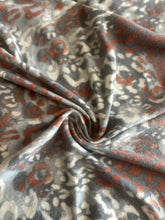 Load image into Gallery viewer, Brushed sweater knit: Gray rust ⭐️
