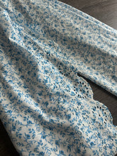 Load image into Gallery viewer, Cotton blend woven: 4 YD CUT REMNANT Off white blue floral ⭐️
