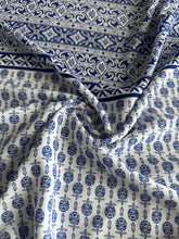 Load image into Gallery viewer, Woven: White blue elegant design ⭐️
