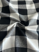 Load image into Gallery viewer, Flannel: Black white plaid ⭐️
