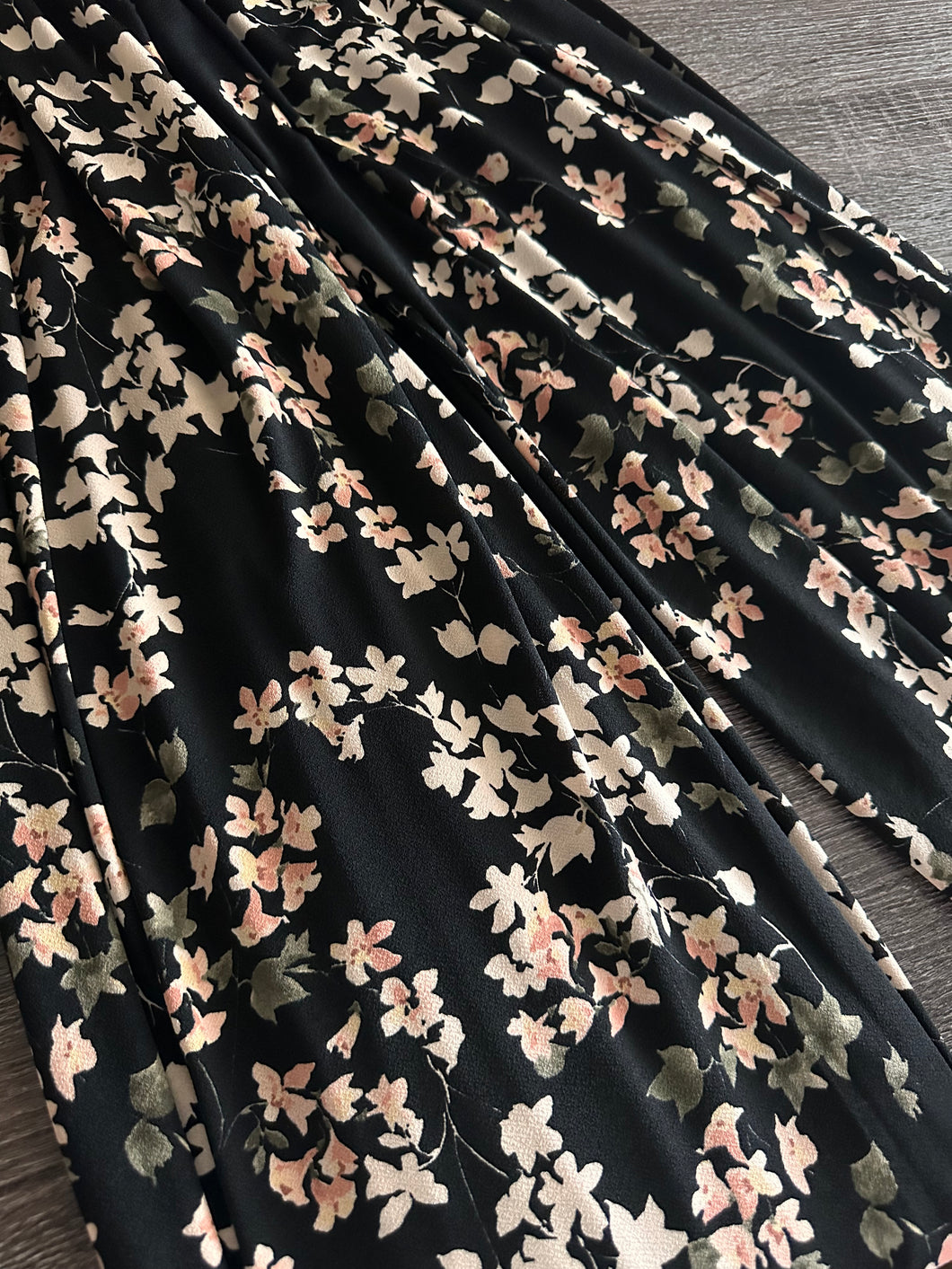 ITY Moss crepe: 4 YD CUT REMNANT Black blush beige floral ⭐️