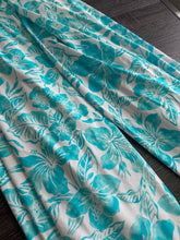 Load image into Gallery viewer, Swim spandex: 3 YD CUT REMNANT White aqua Hawaiian floral ⭐️

