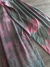 Load image into Gallery viewer, Poly rayon spandex: 1 YD CUT REMNANT Charcoal burgundy tie dye ⭐️
