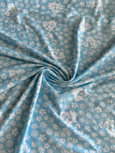 Load image into Gallery viewer, ITY Moss crepe: 4.75 YD CUT REMNANT Sky blue white floral ⭐️
