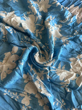 Load image into Gallery viewer, Rayon woven (jacquard): 2.5 YD CUT REMNANT Baby blue white floral ⭐️
