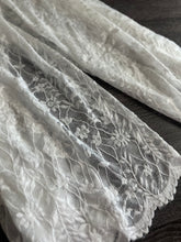 Load image into Gallery viewer, Stretchy lace (scalloped edge): White floral ⭐️
