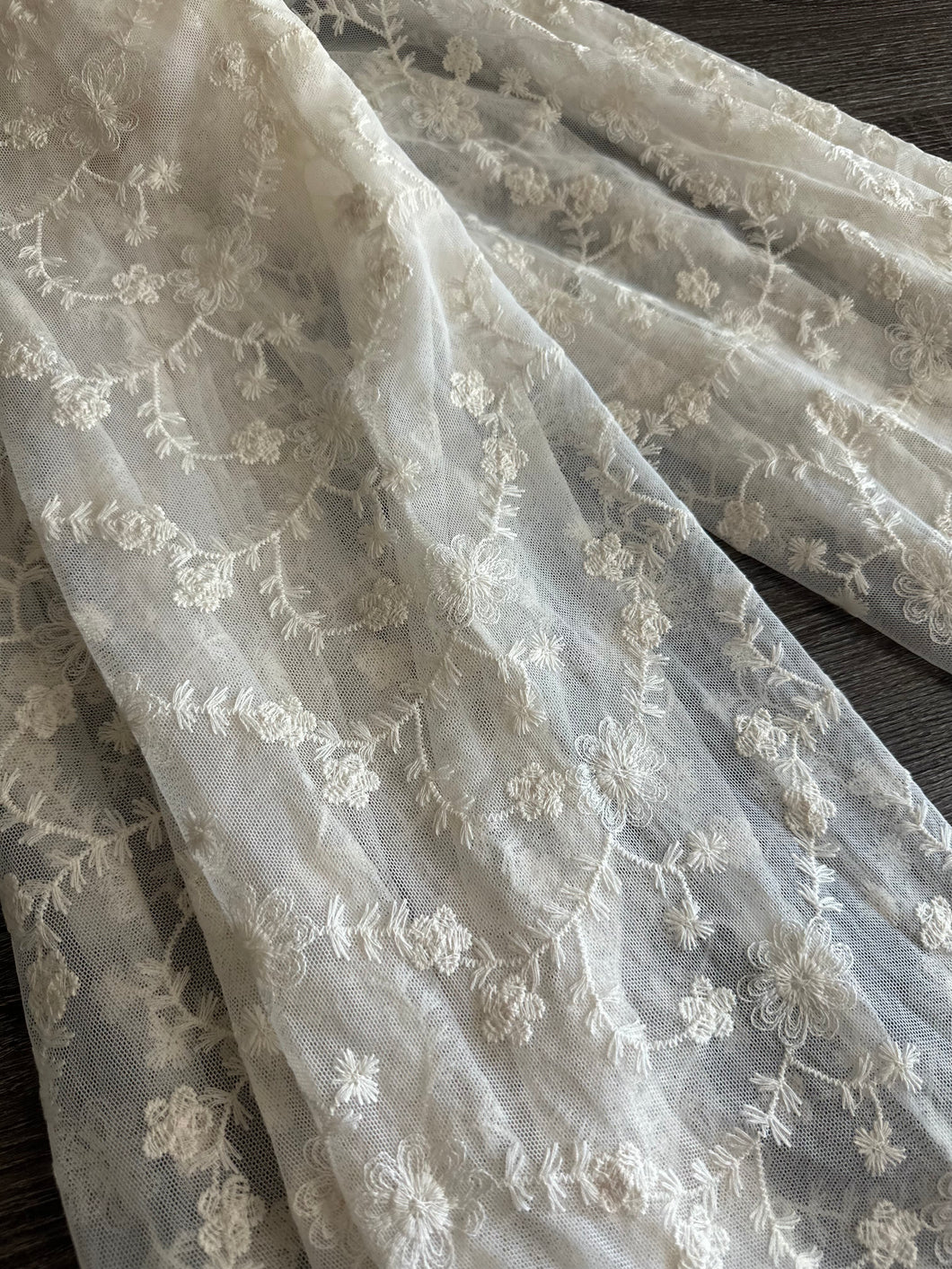 Mesh embroidered: REMNANT(S) Ivory embroidered floral ⭐️