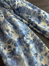 Load image into Gallery viewer, Cotton blend woven (embroidered eyelet): 31 inch CUT REMNANT Off white blue floral ⭐️
