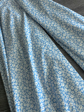 Load image into Gallery viewer, ITY Moss crepe (heavy): 2 YD CUT REMNANT Baby blue white yellow center floral ⭐️
