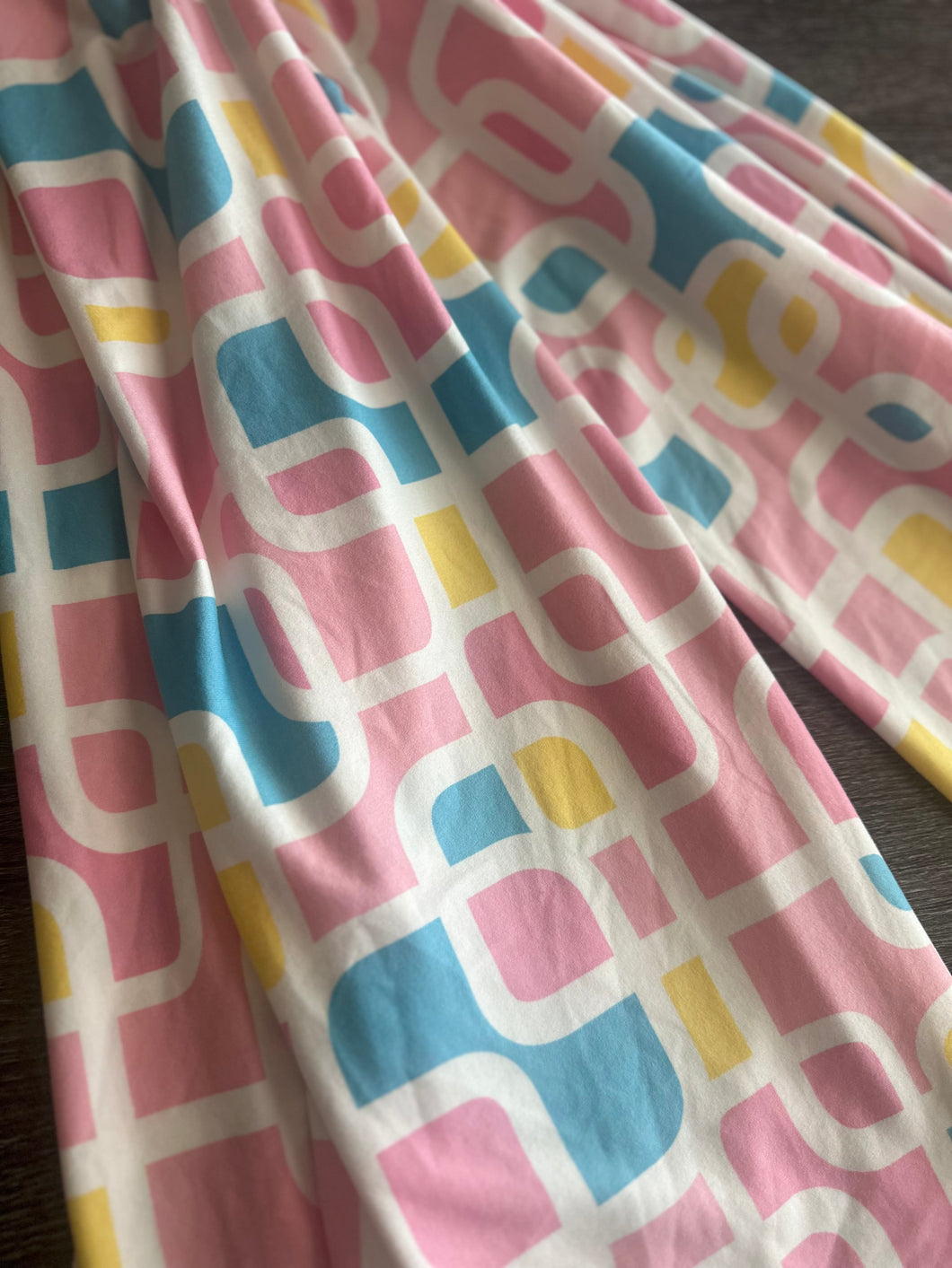 Double brushed poly: Bubblegum abstract design ⭐️