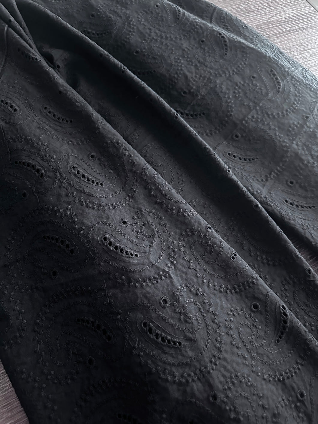 Cotton embroidered eyelet: 3.5 YD CUT REMNANT Black paisley ⭐️