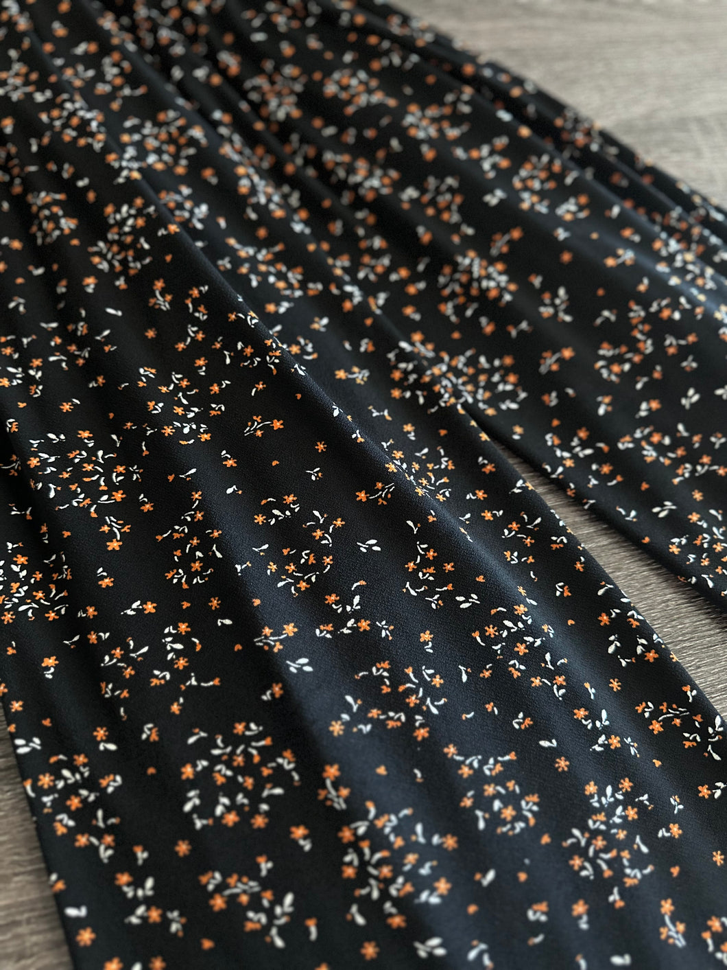 ITY Moss crepe: 4.25 YD CUT REMNANT Black tiny white orange flowers ⭐️