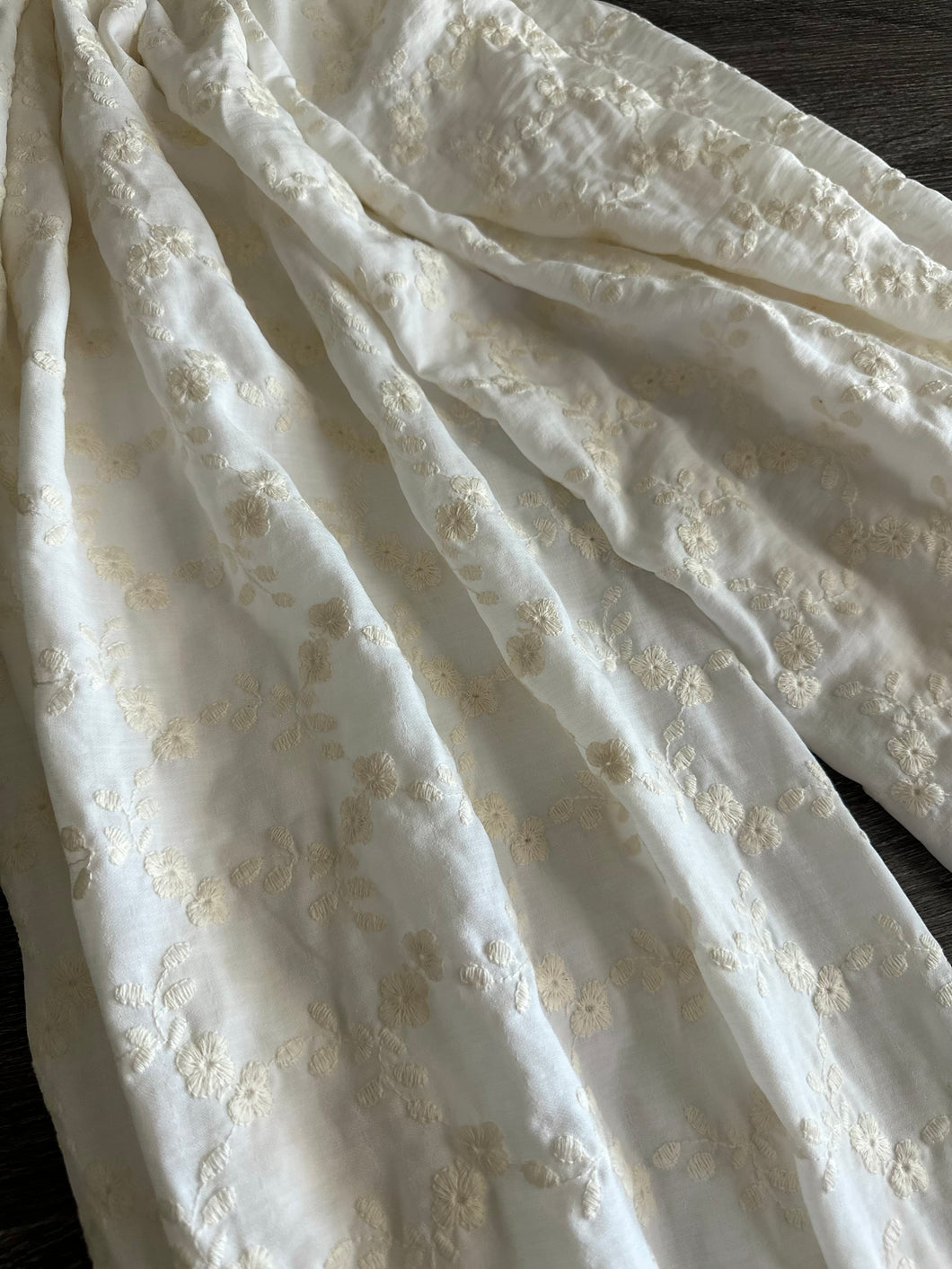 Cotton embroidered woven: 3.25 YD CUT REMNANT Off white ivory embroidered floral ⭐️