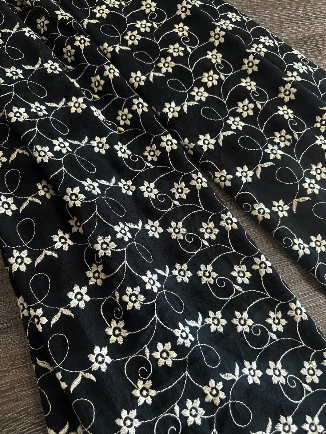 Rayon crinkle embroidered woven: 3.75 YD CUT REMNANT Black embroidered floral ⭐️