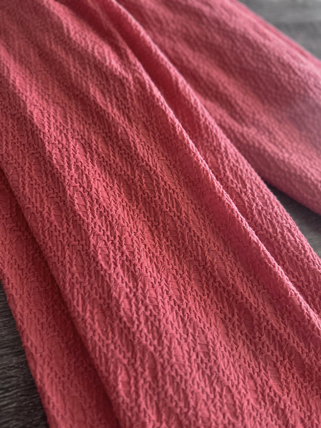 Stretchy knit: 3.5 YD CUT REMNANT Coral ⭐️