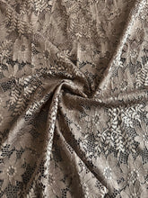 Load image into Gallery viewer, Stretch lace: Shiny taupe ⭐️
