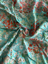 Load image into Gallery viewer, Rayon dobby woven: 1.75 YD CUT REMNANT Mint floral ⭐️

