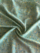 Load image into Gallery viewer, 100% Polyester (CEY airflow) woven: 2.75 YD CUT REMNANT Mint yellow floral ⭐️
