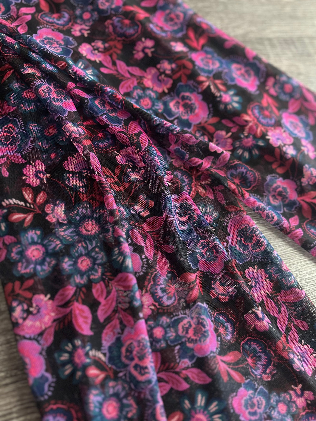 Power mesh: Berry navy floral ⭐️