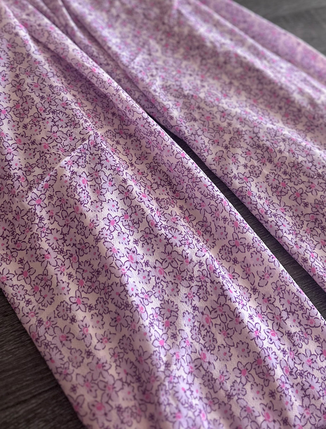 Woven (bubble crepe like): 4 YD CUT REMNANT Purple pink floral ⭐️