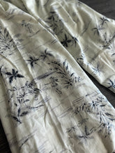 Load image into Gallery viewer, Linen: 2.5 YD CUT REMNANT Ivory gray black paradise drawing ⭐️
