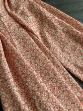 Load image into Gallery viewer, Linen: 3.75 YD CUT REMNANT Peachy pink beige flowers ⭐️
