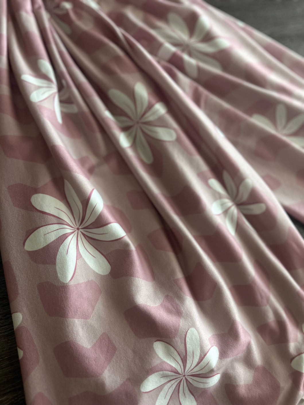 Double brushed poly: Pale pink floral ⭐️