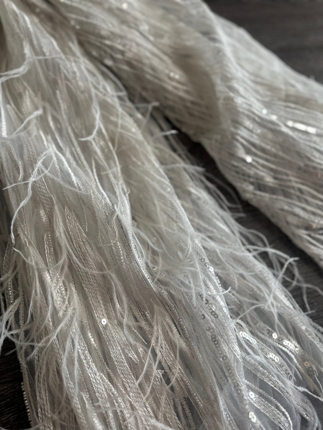 Mesh sequins (w/ feathering): Fancy white ⭐️