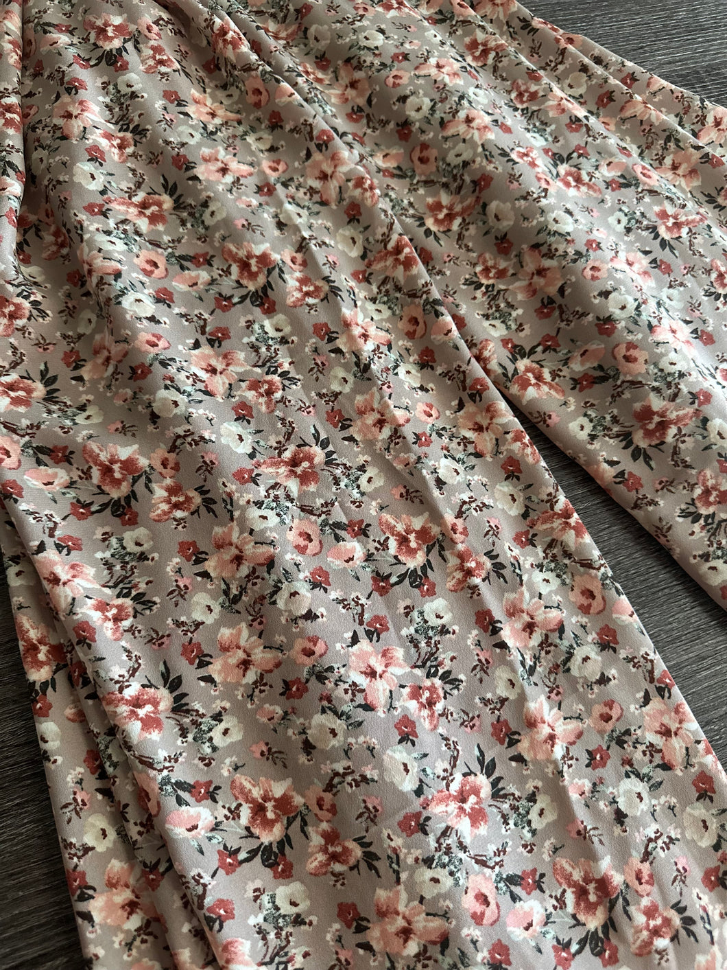 Chiffon woven: REMNANT(S) Light brown mauve beige floral ⭐️