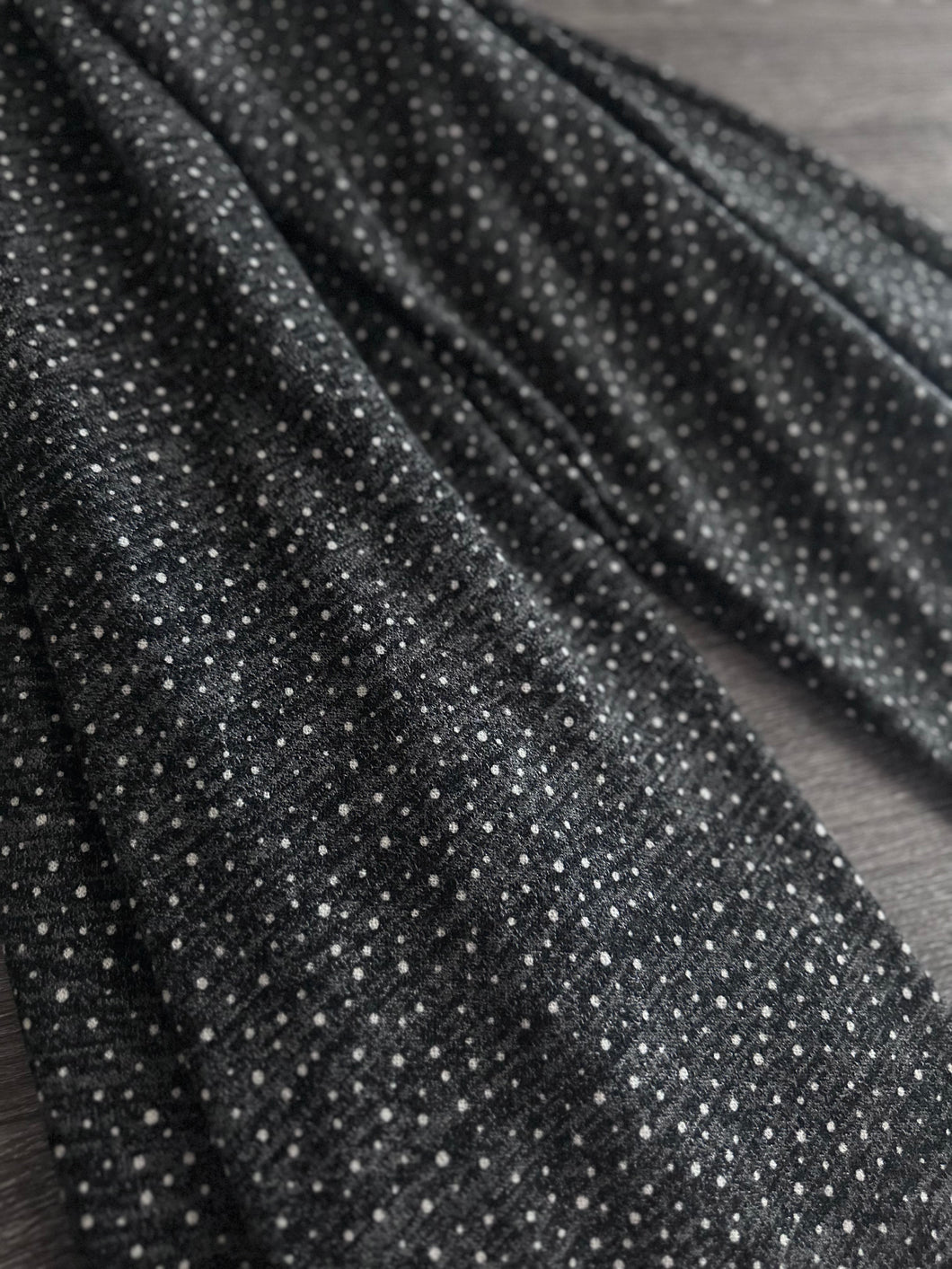 Sweater knit: 2 YD CUT REMNANT Charcoal black white dots ⭐️