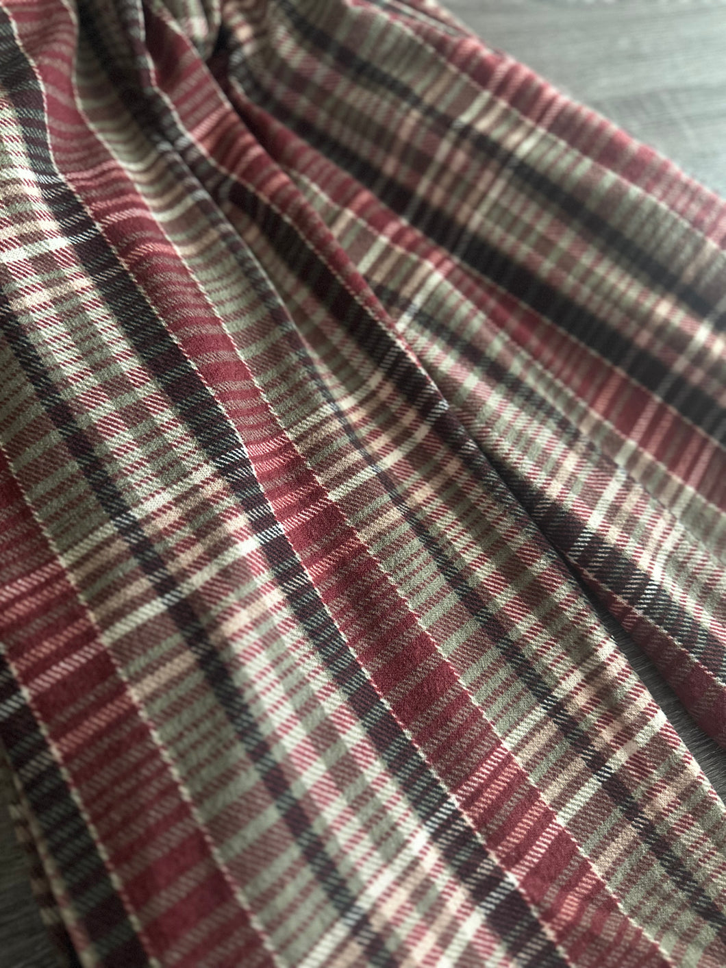 Sweater knit: 3.25 YD CUT REMNANT Burgundy light olive plaid ⭐️