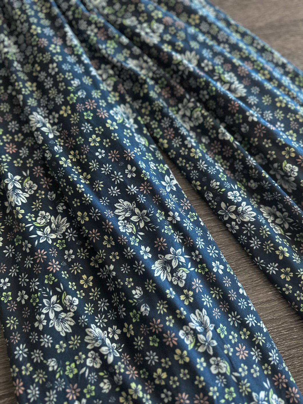 ITY Moss crepe: 4.5 YD CUT REMNANT Navy dim yellow green copper floral ⭐️