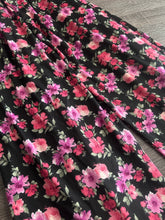 Load image into Gallery viewer, DTY: 3 YD CUT REMNANT Black pretty purple dark pink flowers ⭐️
