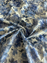 Load image into Gallery viewer, Cotton blend woven (embroidered eyelet): 31 inch CUT REMNANT Off white blue floral ⭐️

