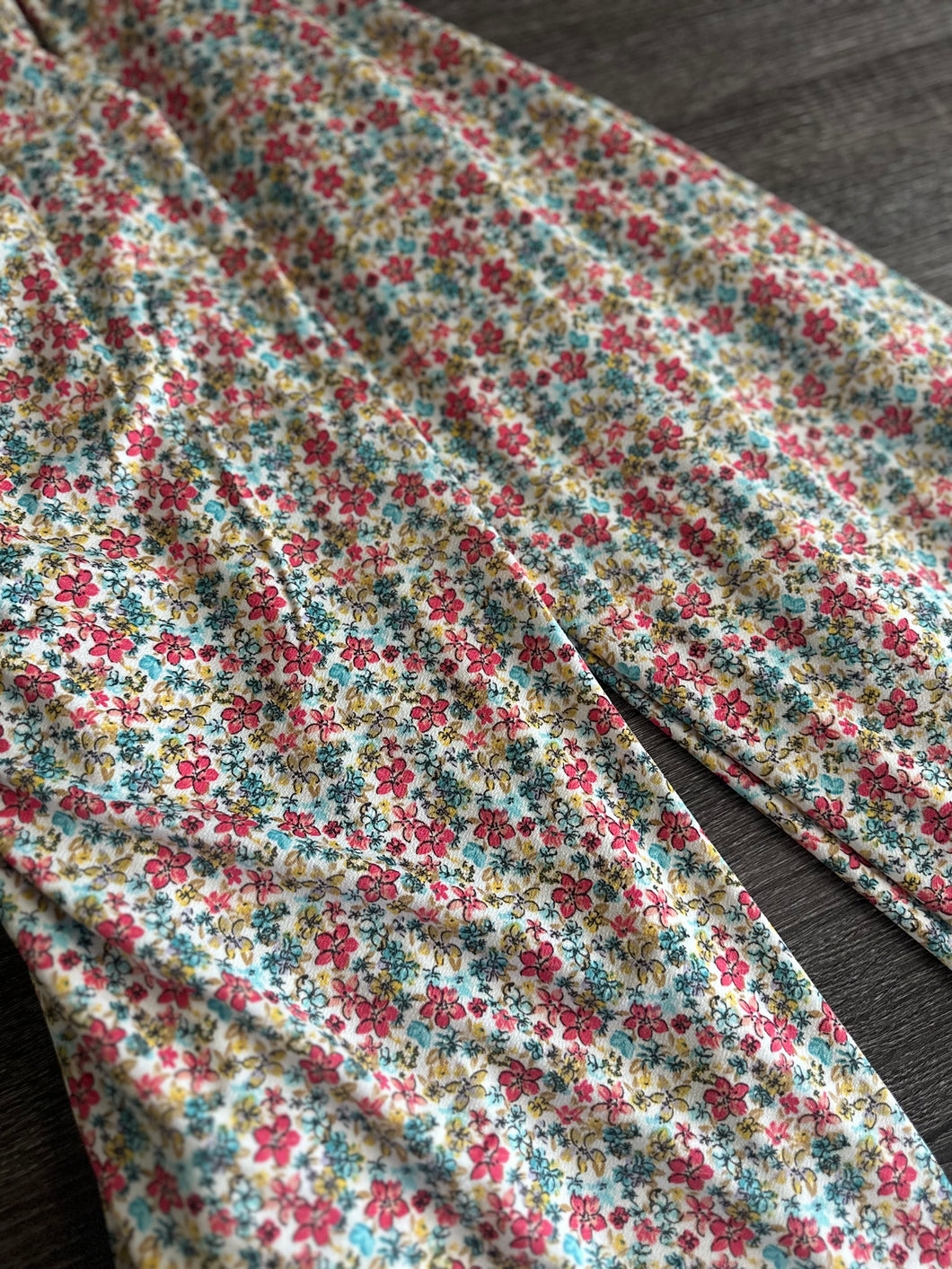 ITY Moss crepe: REMNANT(S) Pink blue yellow floral ⭐️